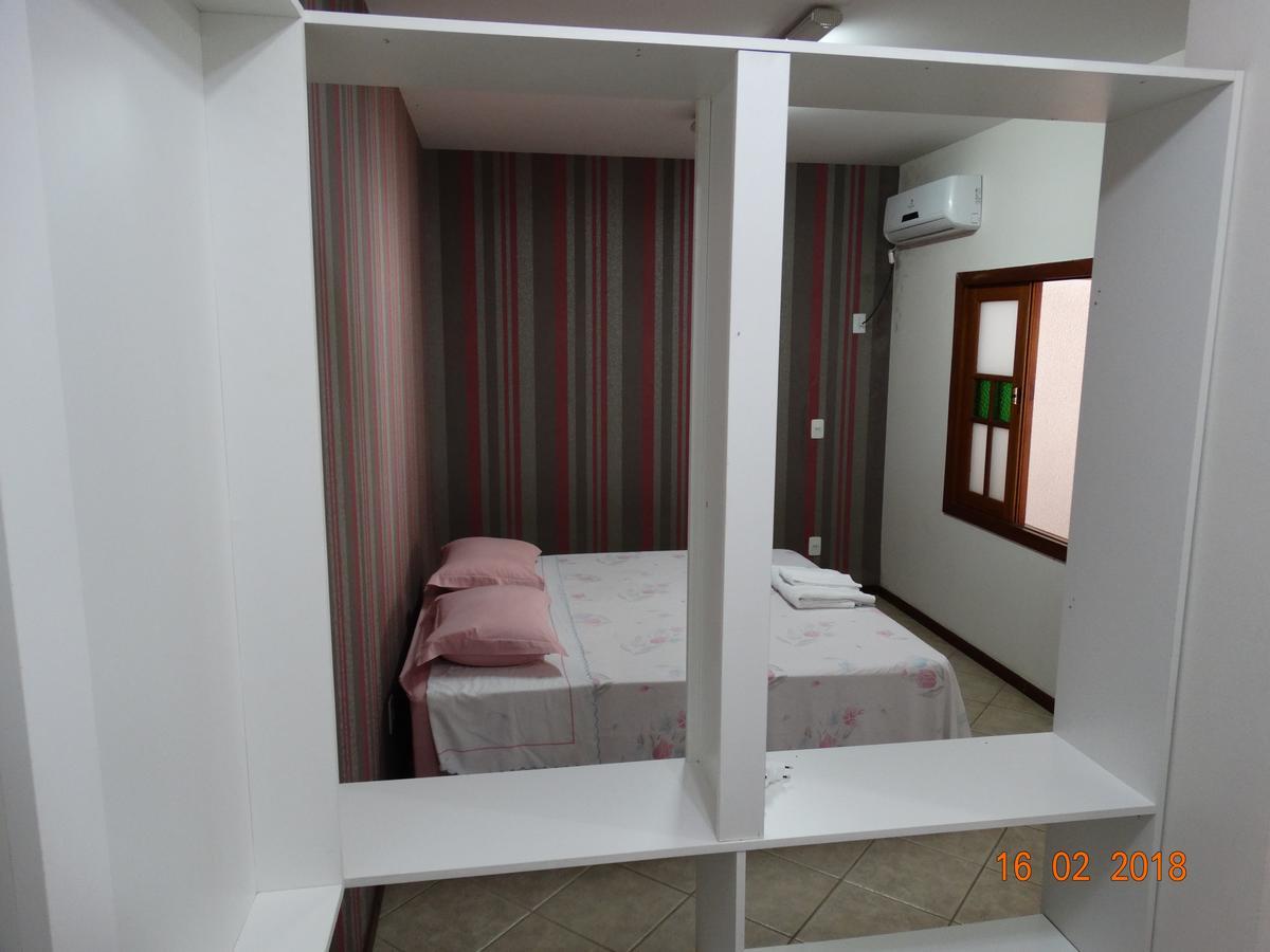 Pousada Casa Verde - Quartos Individuais - Smart Tv 32 - E Banheiro Privativo Daire Itajaí Dış mekan fotoğraf