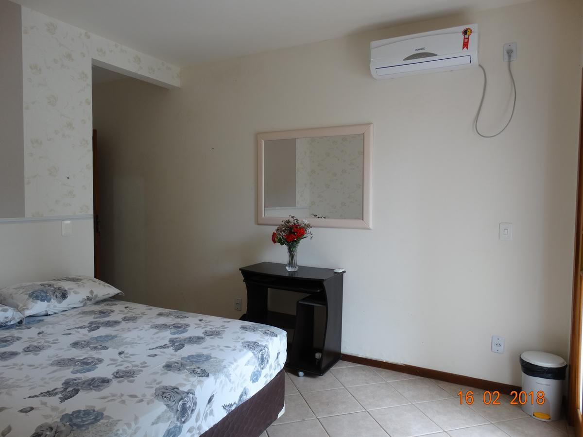 Pousada Casa Verde - Quartos Individuais - Smart Tv 32 - E Banheiro Privativo Daire Itajaí Dış mekan fotoğraf